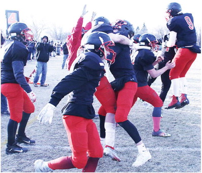 Red Hawks Win State Football Title