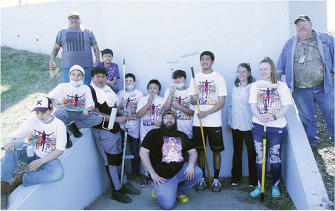 Students Improve Look Of Underpass