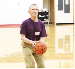 Free-Throw Tournament  Part Of Class Reunion In Froid