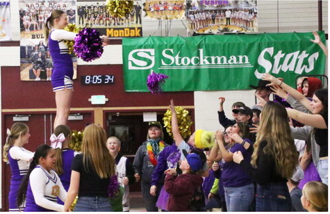 Cheerleader Basketball